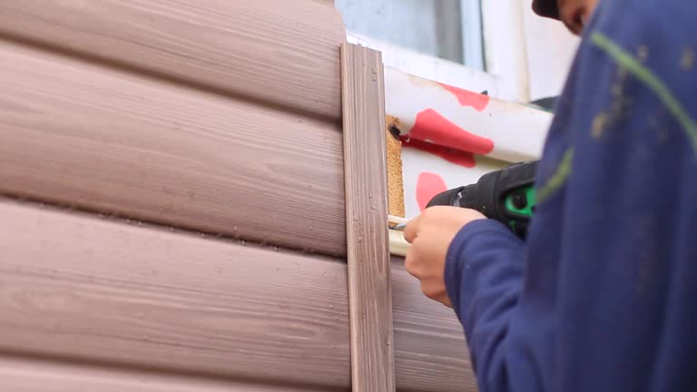 How To Choose The Right Materials for Your Siding Installation in 'Jasper, FL